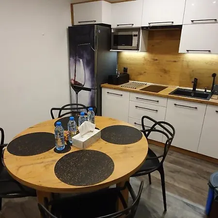 Aim Lesny Zakatek F8 Apartment